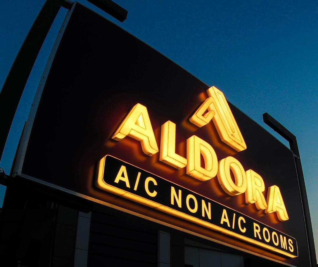 Aldora Airport Residency 호텔 니둠바서리 외부 사진